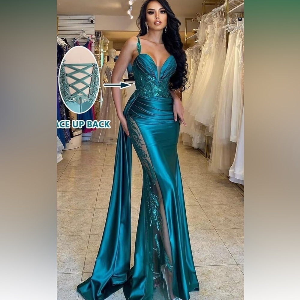 Elegant Lavender Evening Gown
Caja 9 - Picture 7 of 7